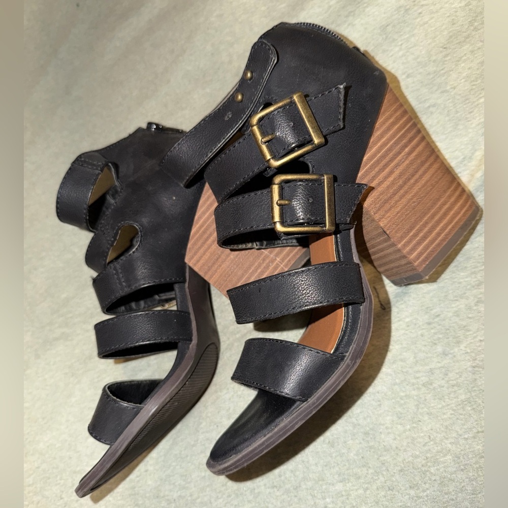 MUDD Black Strappy Heeled Sandals